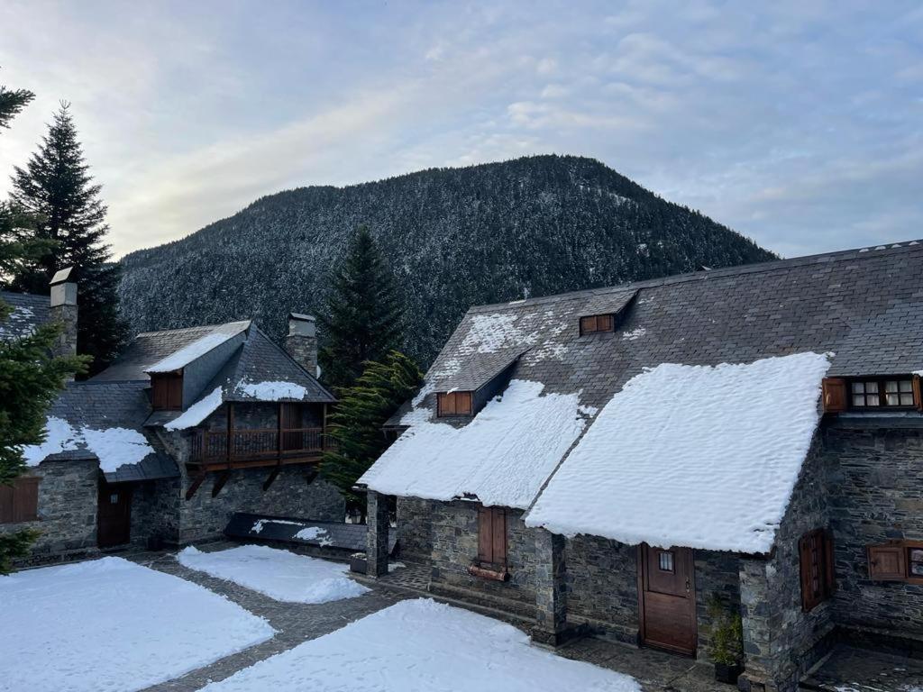 Baqueira 1500 Pie De Pistas Apartamento Cuilas Naut Aran Eksteriør bilde