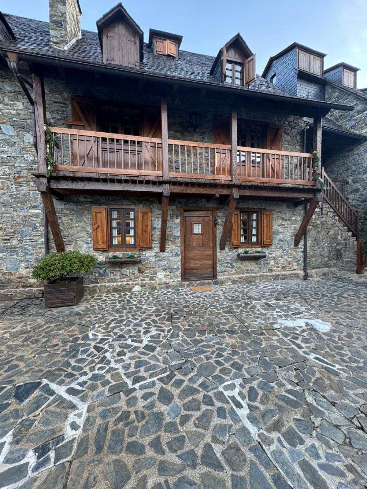 Baqueira 1500 Pie De Pistas Apartamento Cuilas Naut Aran Eksteriør bilde
